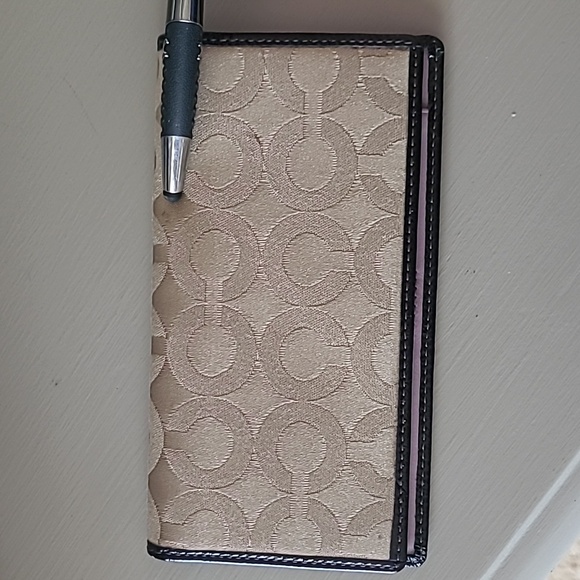 Coach Brown Checkbook - Picture 6 of 10